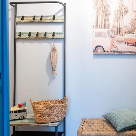 Charming 29 M With Parking In * Nantes